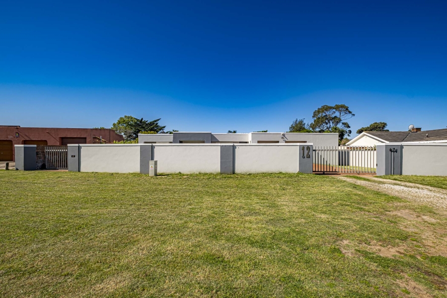 4 Bedroom Property for Sale in Summerstrand Eastern Cape
